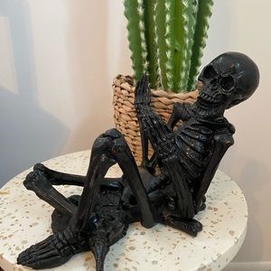 SKELETON WINE HOLDER HALLOWEEN 🎃 DECOR